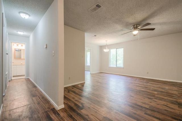 Foto del edificio - 244 W McFarland St