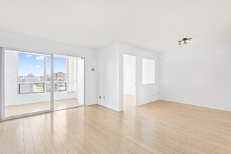 Building Photo - 115 Hillcrest Ave