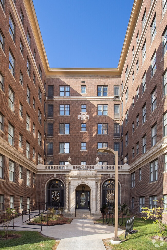 Foto del edificio - Commonwealth