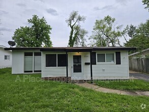Building Photo - 8322 Woodhurst Dr