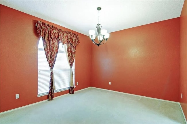 Building Photo - 720 Dandelion Dr