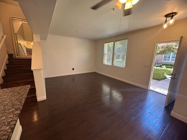 Foto del edificio - Spacious 2 Story Condo In Westlake Villas