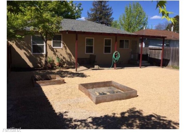 Building Photo - 3 br, 1 bath House - 130 S Seminary St