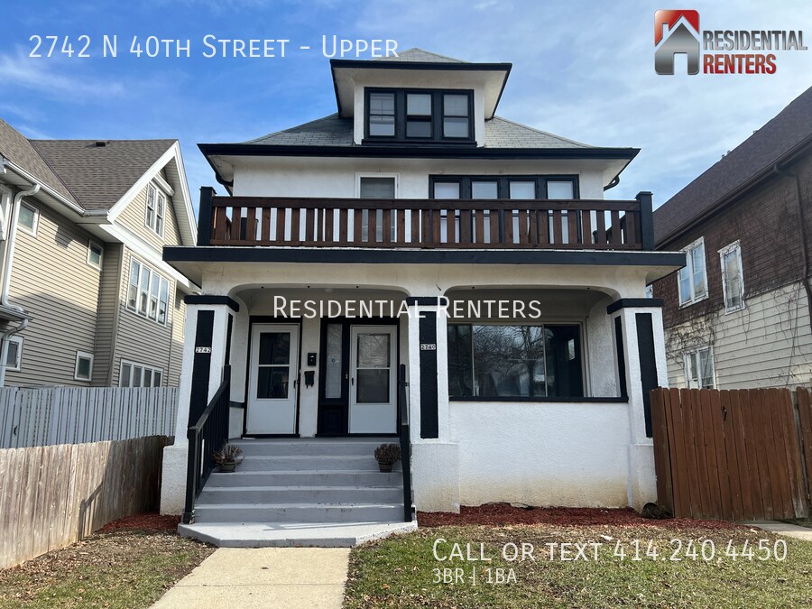 Primary Photo - Charming 3 Bedroom Duplex with Modern Upda...