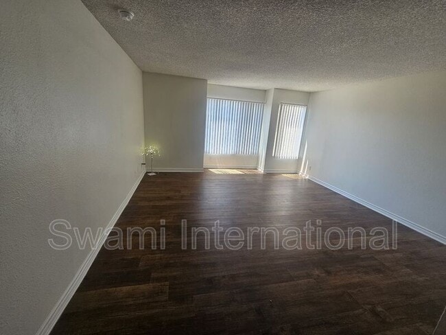 Foto del edificio - 926 Wilmington Blvd