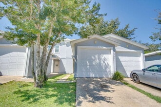 Building Photo - 2741 Bay Club Dr