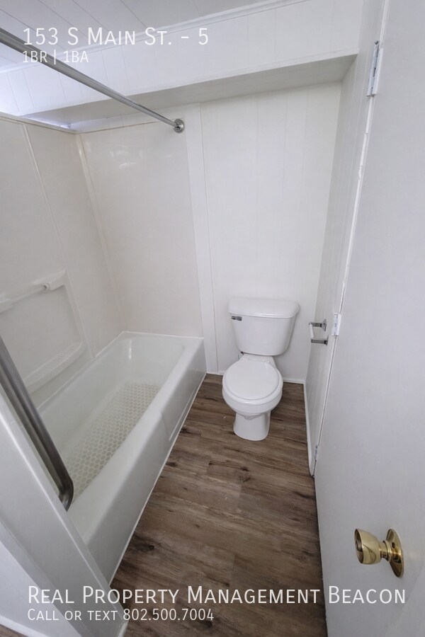 Building Photo - 153 S Main St