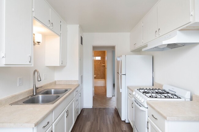Foto del edificio - Charming 2 Bedroom Cottage in a Great Esco...