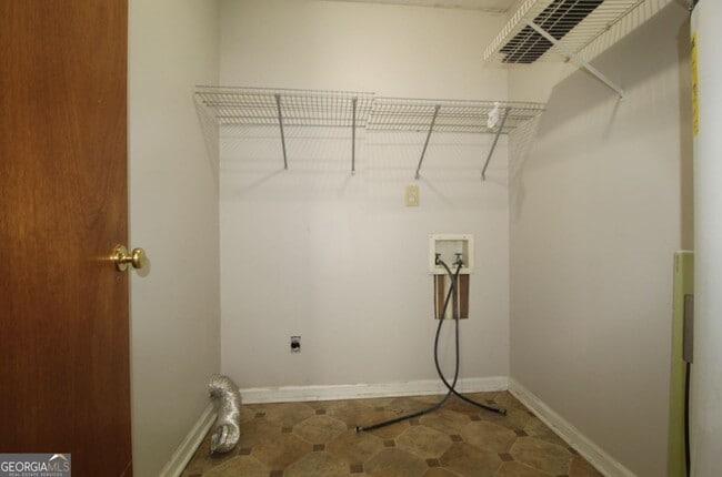 Building Photo - 16 Woodberry Dr