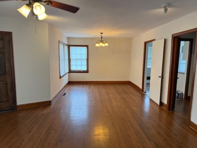 Foto del edificio - Cute 3 Bed 1 Bath House! Available Now! Ca...