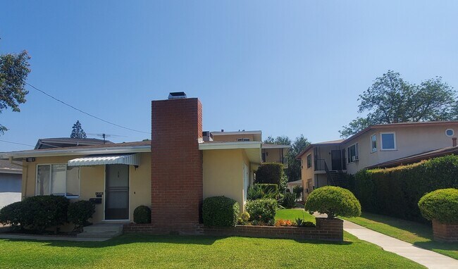 Foto del edificio - 1208 N Monterey St