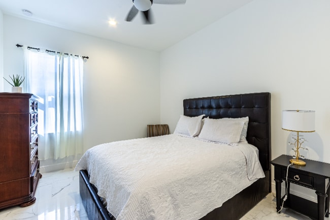 Foto del edificio - 2213 Simms St