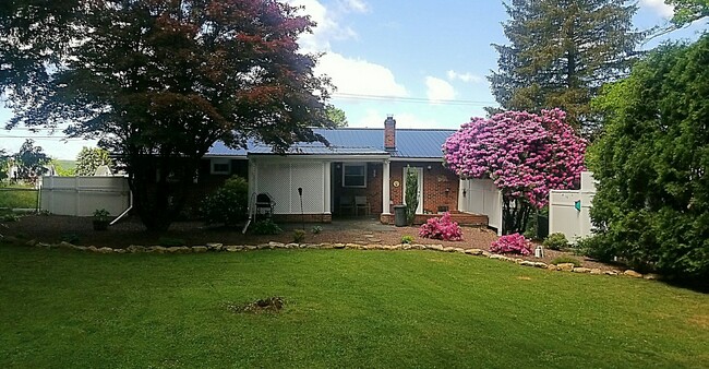 Back Porch with privacy - 129 N Line St