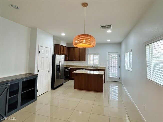 Building Photo - 5343 Rapunzel Ct