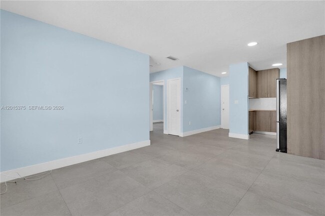 Building Photo - 1250 SW 4th St