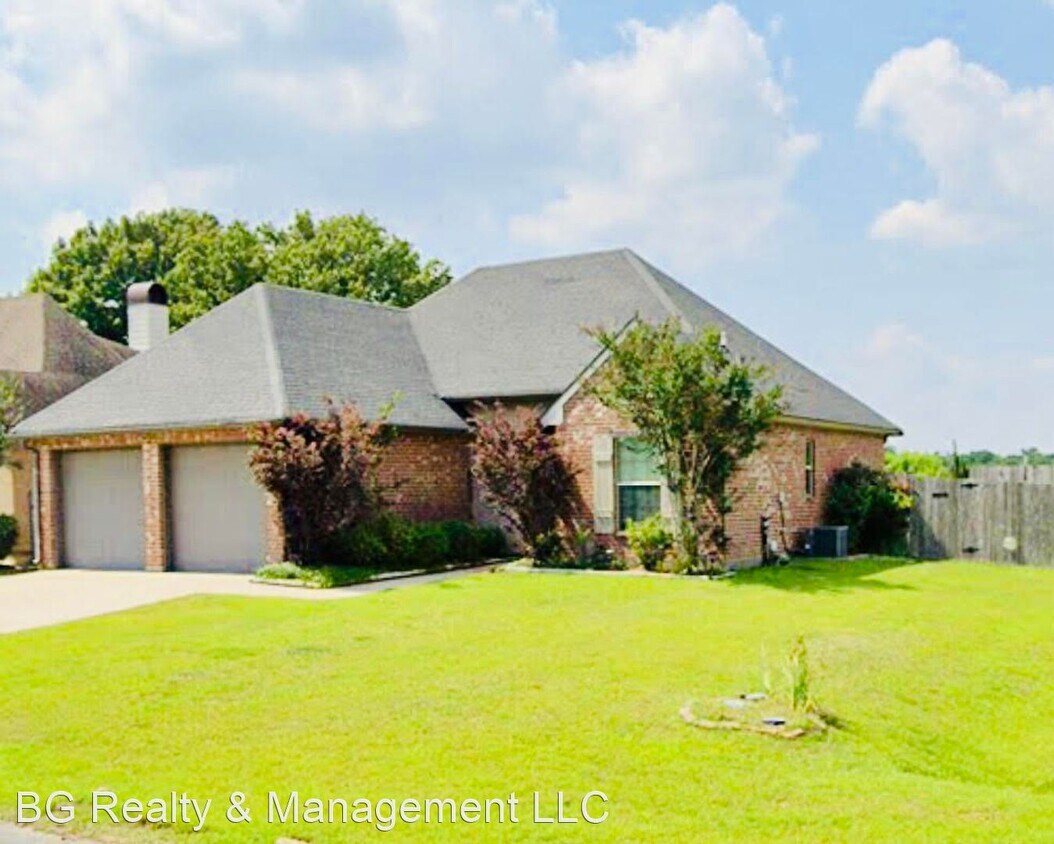 Primary Photo - 3 br, 2 bath House - 127 Range Drive