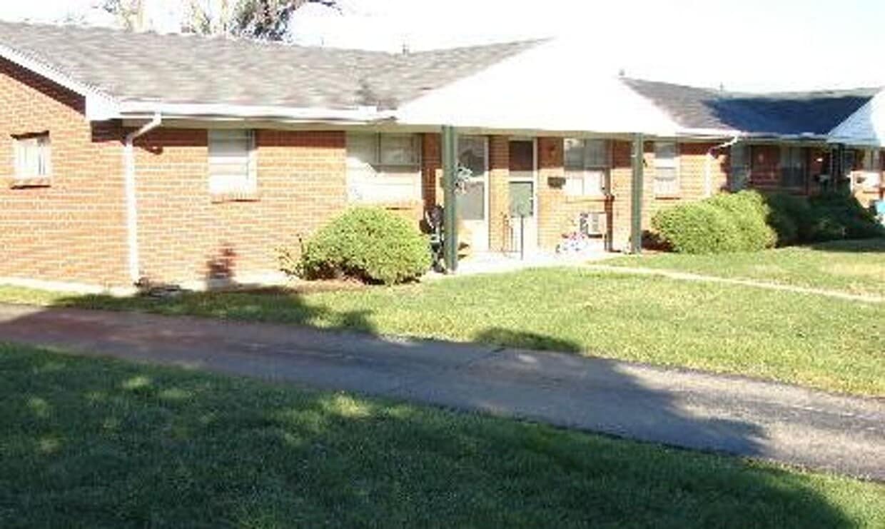 2 bedroom ranch style apartment - 2 bedroom ranch style apartment