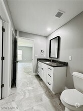 Building Photo - 489 Lenox Ave