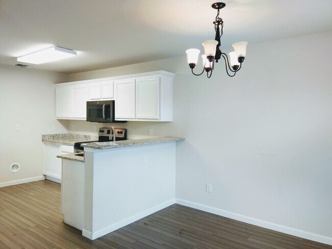 Building Photo - 1627 N Navidad St