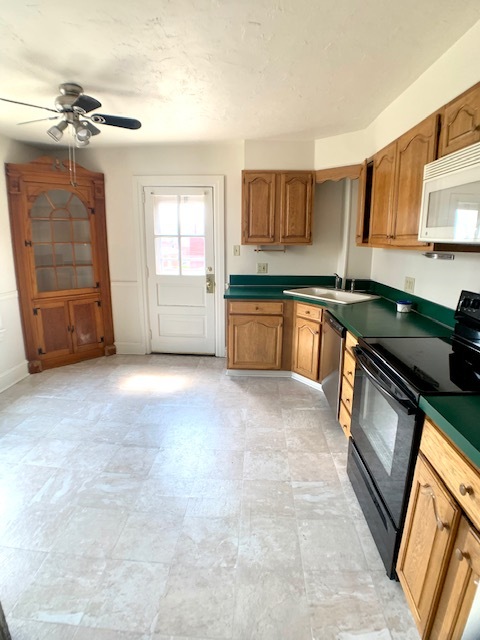 Kitchen 2 - 321 Stock St