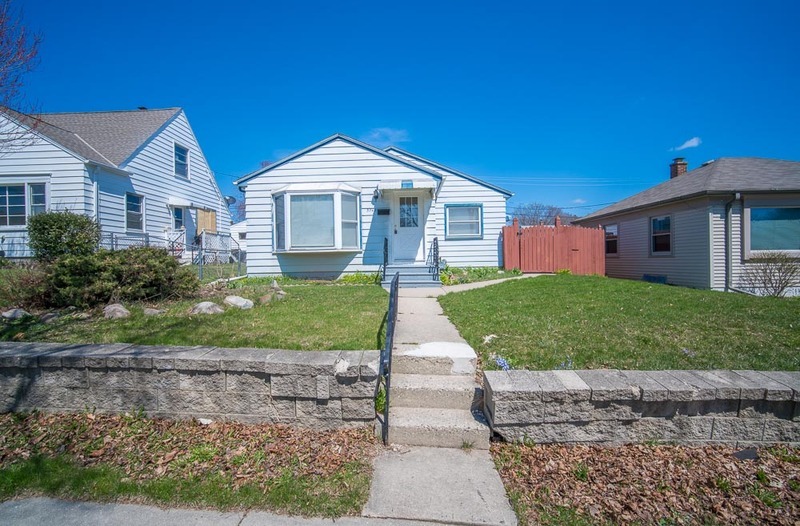Primary Photo - 3748 E Adams Ave