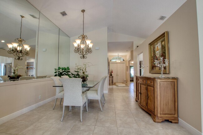 Building Photo - 5683 Fountains Dr S