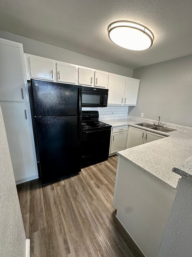 Raintree Apartments Apartments in Lake Jackson, TX