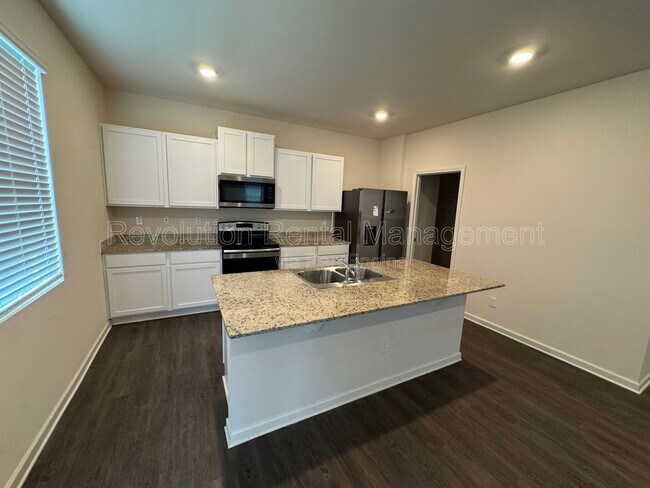 Building Photo - 487 Walnut Grv Wy