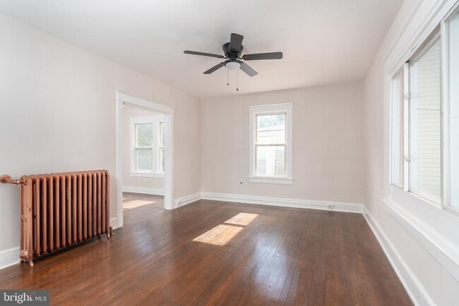 Foto del edificio - 4317 River Rd NW