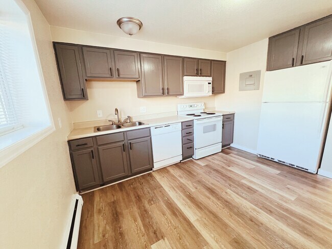 Building Photo - 907 Fontmore Rd