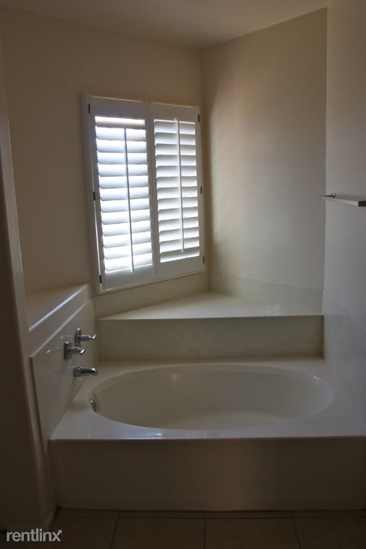 Building Photo - 3 br, 2 bath House - 9800 Camino Del Grillo