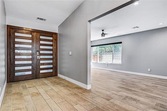 Foto del edificio - 1540 Marine Ave