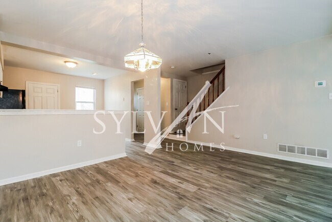 Building Photo - You will love this cozy 3 bed 2.5 bath home!