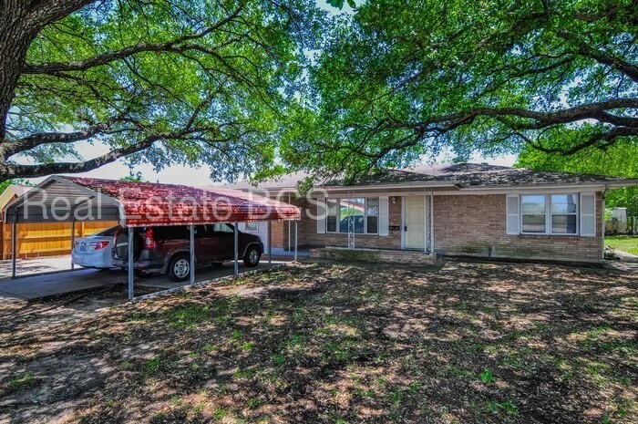 Primary Photo - 1610 George Bush Dr W