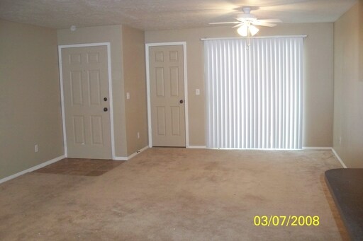 Building Photo - 206 E Vantana Ct