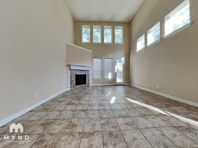 Foto del edificio - 4918 Woodbury Mill Dr