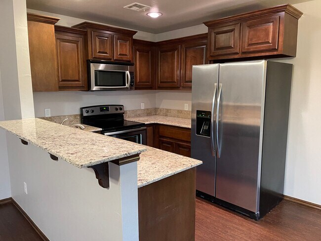 Foto del edificio - 6923 Mayberry Ln