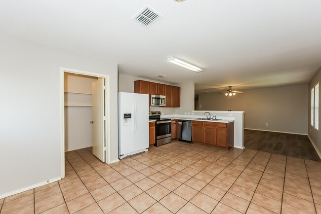 Building Photo - 1017 Maidenhair Ln