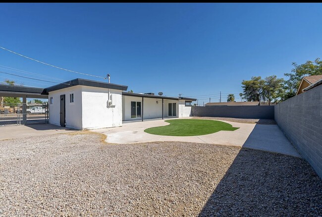 Foto del edificio - 460 N Longmore