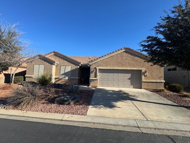 Building Photo - Beautiful 3 Bed / 2 Bath Furnished Home in Sun River 55+ Community!!