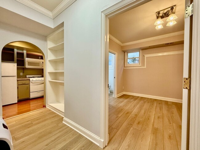 Building Photo - 676 Canyon Dr