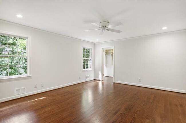 Foto del edificio - 4708 Tall Pines Dr NW