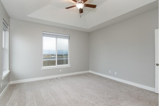Foto del edificio - 156 W Douglass Dr