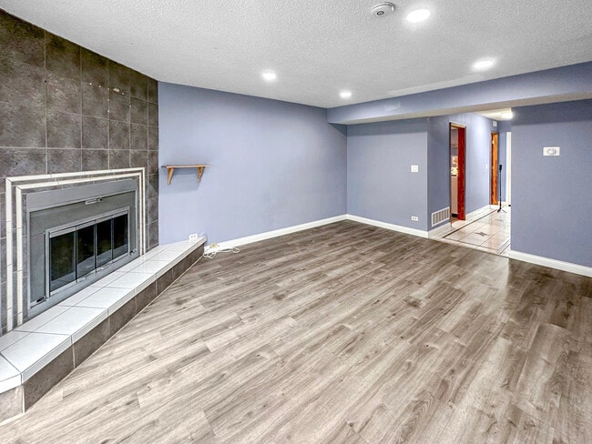 Building Photo - 2155 Wildwood Ln