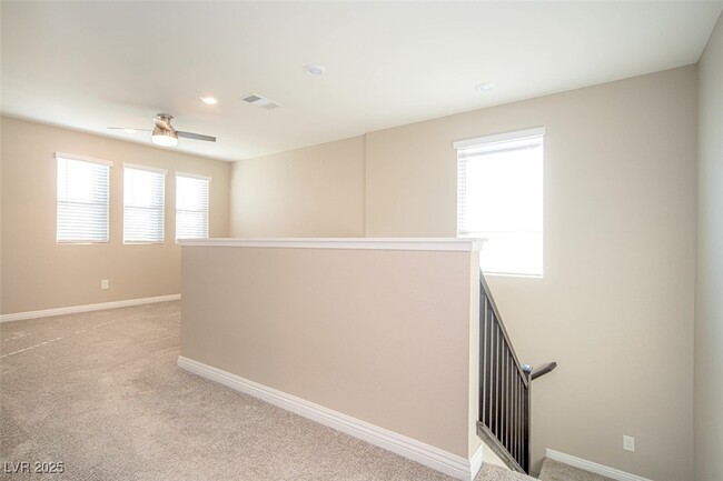 Building Photo - 829 Riverlawn Pl
