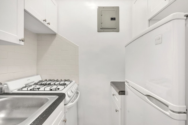 Building Photo - 253 West 72nd Street
