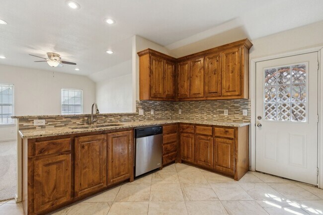 Foto del edificio - 233 Firefly Dr