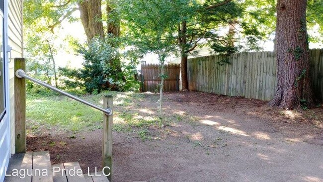 Building Photo - 4 br, 1 bath House - 209 Third St