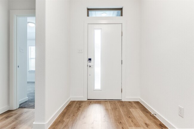 Foto del edificio - 4923 Bellhurst Dr