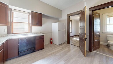 Building Photo - 800 E 157th St